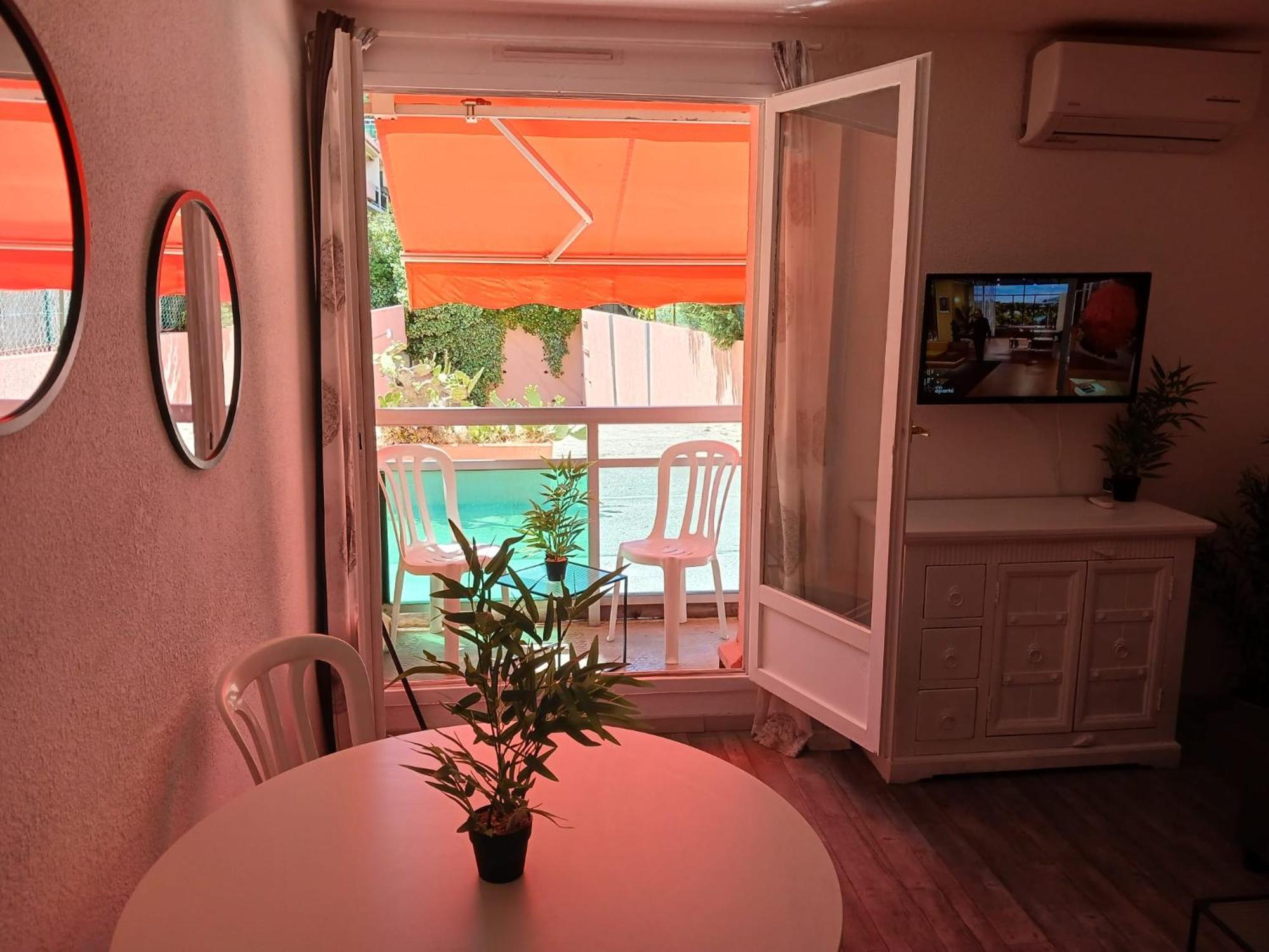 Studio Meuble Bord De Mer Bormes-les-Mimosas Exterior foto