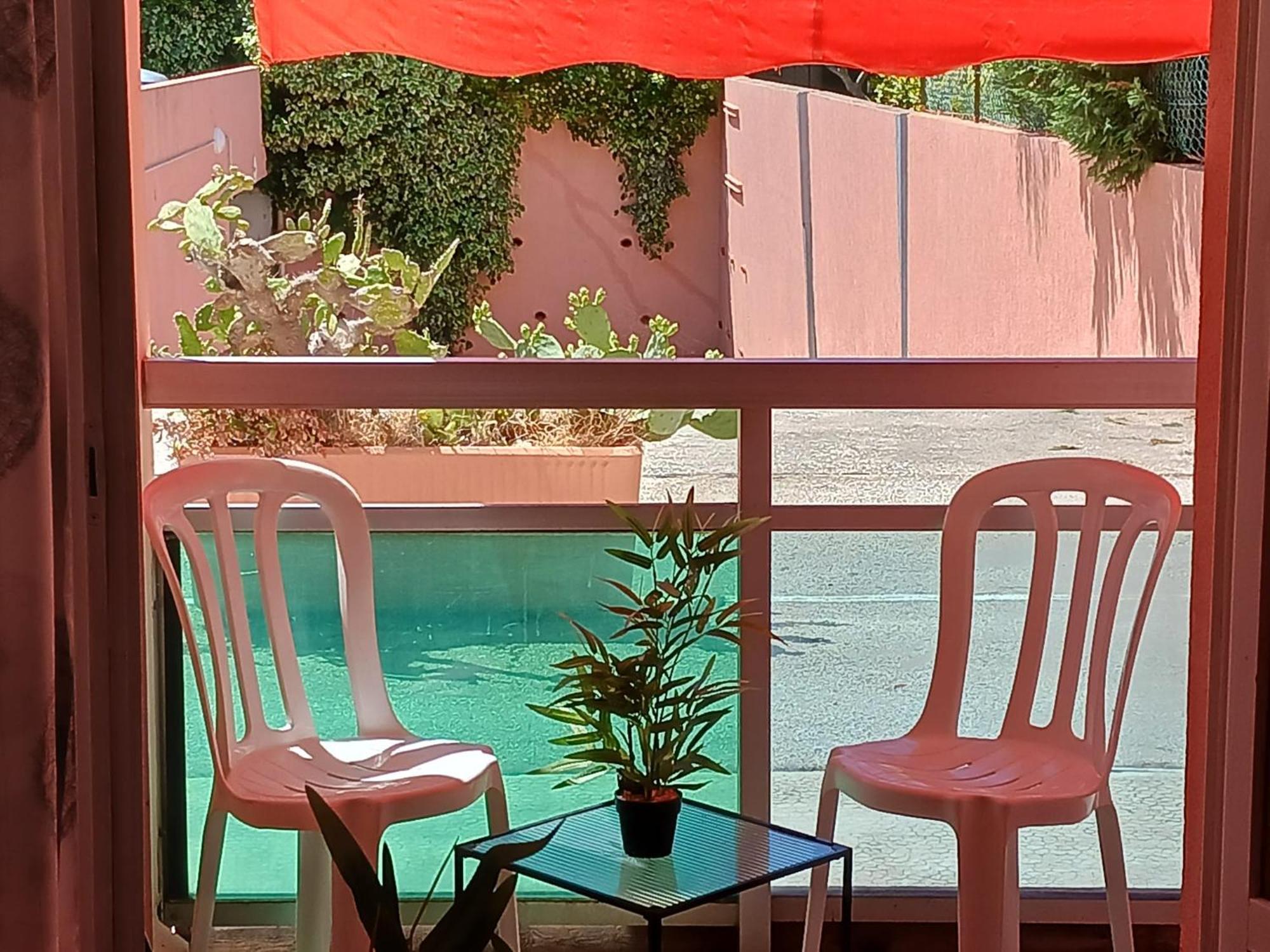 Studio Meuble Bord De Mer Bormes-les-Mimosas Exterior foto